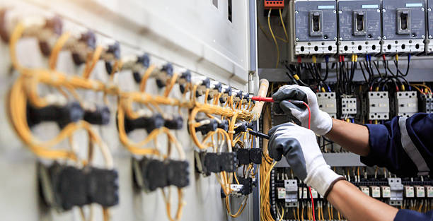 Professional Electrician technician working in Jennings, MO